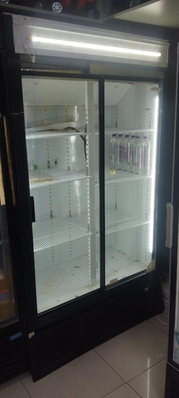Display fridge