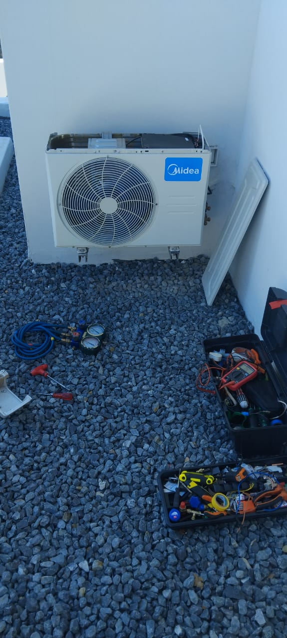 Dewpoint technician at work